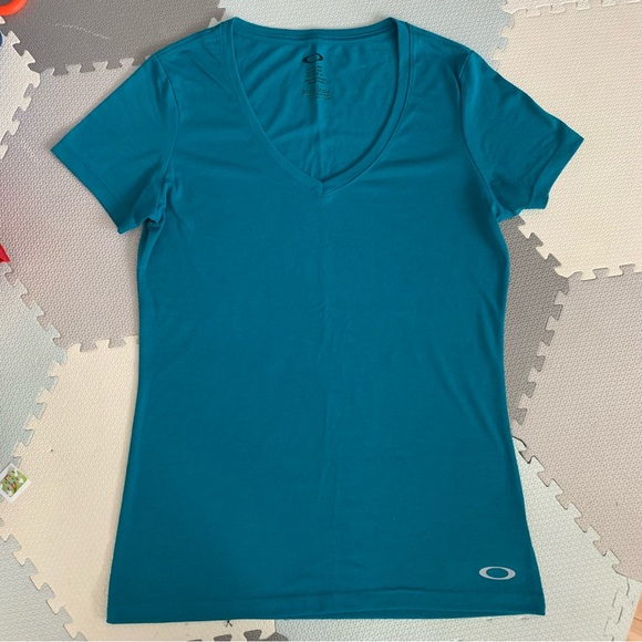 Oakley T-shirt - Picture 1 of 7